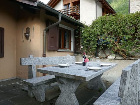 Building, Property, Window, Plant, Infrastructure, Road Surface, House, Architecture, Flowerpot, Neighbourhood