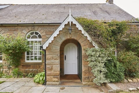 Dunsley Chapel, Dunsley - Host & Stay