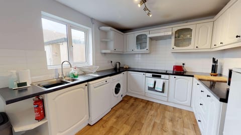 Taphouse Avenue Kitchen