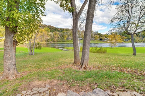 Cotter Vacation Rental | 3BR | 2BA | 1,700 Sq Ft | 2 Steps for Entry