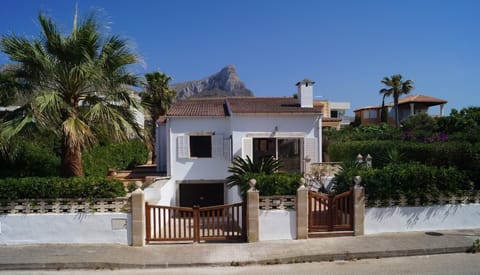 Holiday house "Gessamins 2019" - Front of house and mountain view
