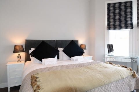 Leamington Spa Serviced Apartment Stratford Suite Bedroom Two Bed