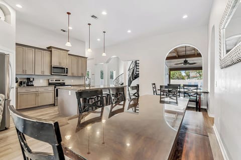 Southern Jewel - Crystal Shores - Kitchen & Dining Room