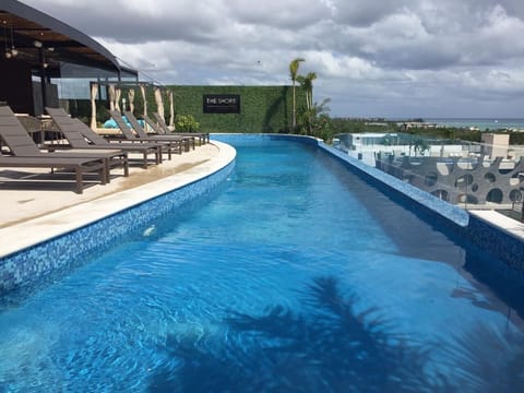 SKY POOL OCEAN VIEW  