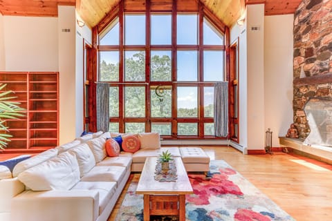 Vernon Vacation Rental | 6BR | 4BA | 5,400 Sq Ft | Stairs Required