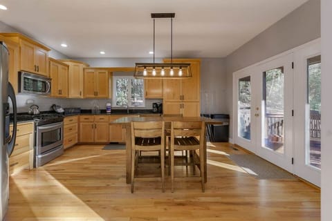 Main Level Kitchen & Dining Area