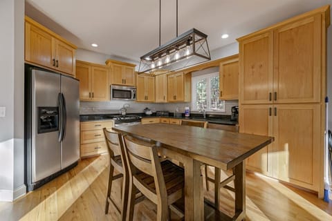 Main Level Kitchen & Dining Area