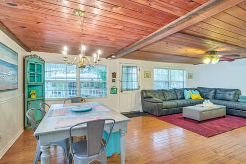 Inglis Vacation Rental | 2BR | 1BA | Stairs Required | 900 Sq Ft