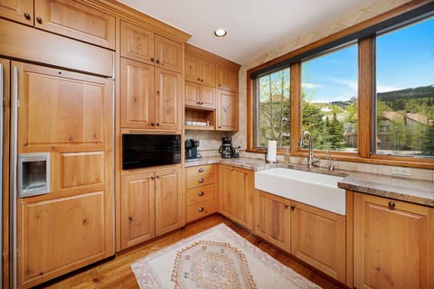 Kitchen - Aspen Ridge 16 - Vivid Vacation Rentals Telluride - Kitchen - Aspen Ridge 16 - Vivid Vacation Rentals Telluride