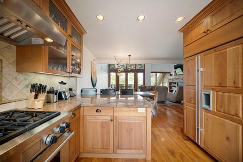 Kitchen - Aspen Ridge 16 - Vivid Vacation Rentals Telluride - Kitchen - Aspen Ridge 16 - Vivid Vacation Rentals Telluride