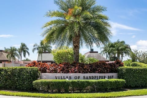 Welcome to sand Piper Bay