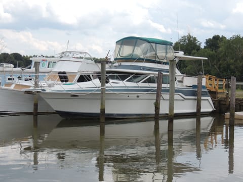 The Jewel: Berthed behind a private, beautiful and sheltered peninsula.