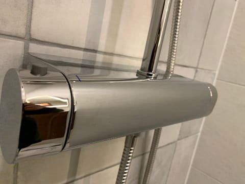Hand-held showerhead