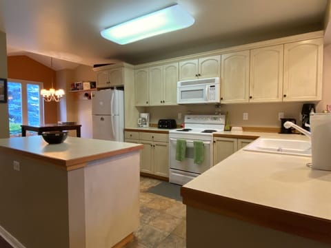 Fully equipped kitchen