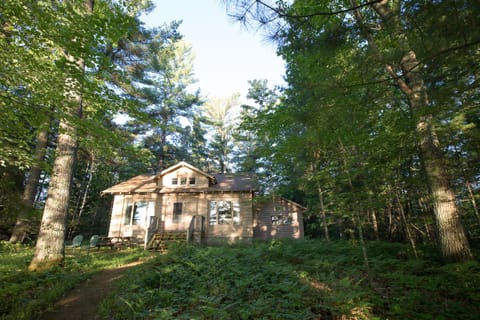 Welcome to a private, peaceful house on BIG Lake!
