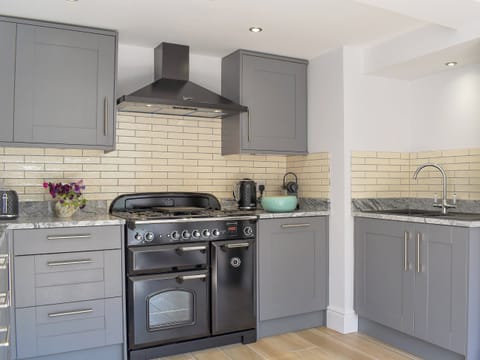 Well equipped kitchen | The Town House, Wimborne