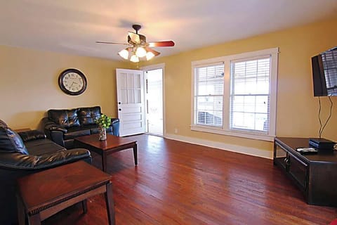 Living room with entrance to outdoor balcony