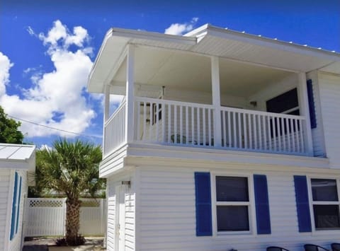 Upstairs villa with private balcony 