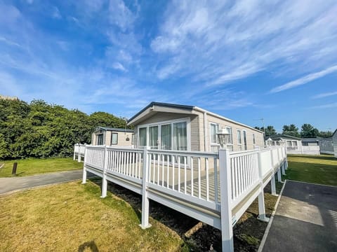 Broadland Sands Holiday Park Lowestoft offers caravans with decking that are ideal for romantic getaways UK, providing a peaceful retreat near Corton Beach Lowestoft.