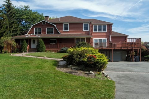 View of the house as you pull into the driveway