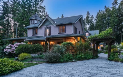 Linwood House with bed & Breakfast. 