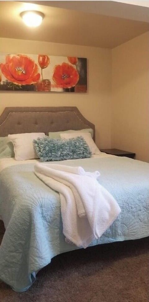 Bedroom 1 with 1 queen bed