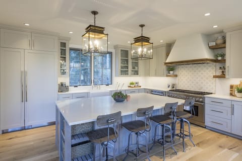 15-Telluride-Overlook-Haus-Kitchen-Angle