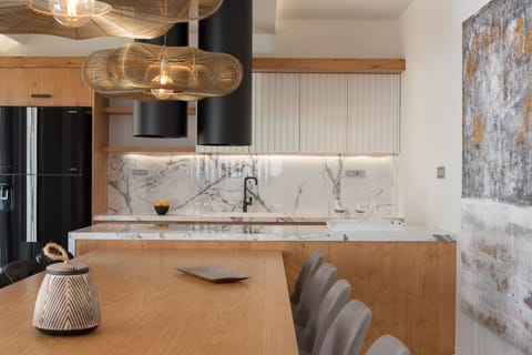 Exciting kitchen details.