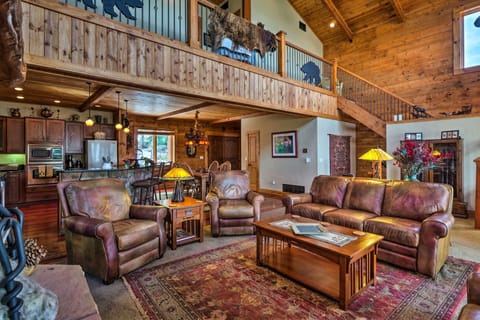 Living Room, Indoors, Room, Couch, Furniture