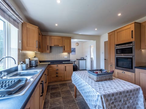 Kitchen | Old Alton Hall Farmhouse, Holbrook, near Ipswich