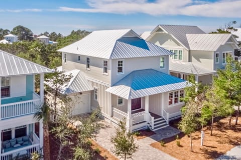 Welcome to 'Meant To Beach" 4 Bedrooms 4 1/2 Bathrooms- Private Beach- Golf Cart