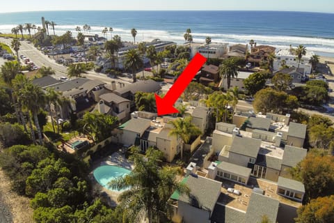 Best location Del Mar Beach Colony walk to all! Across the street from the beach