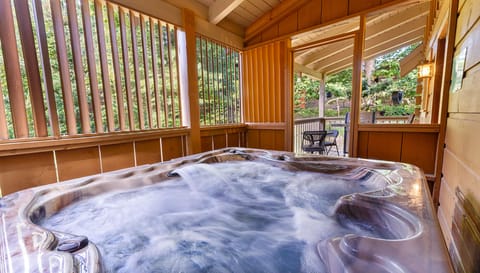 Hot Tub, Tub, Indoors, Architecture, Building