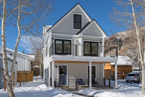 1-Telluride-Telluride_s-Peak-Exterior-LR.jpg