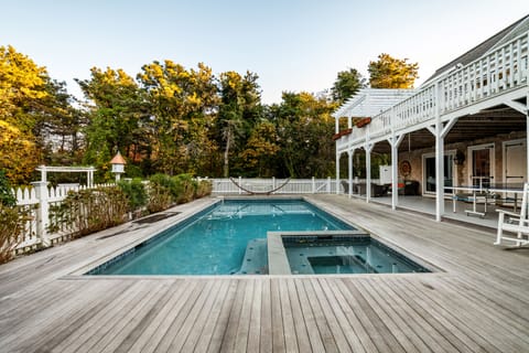 Heated Pool + Hot Tub 