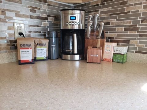 Kitchen stuff! There's more, I promise.