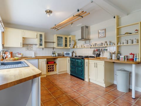 Kitchen | 42 Temple End, Blakeney