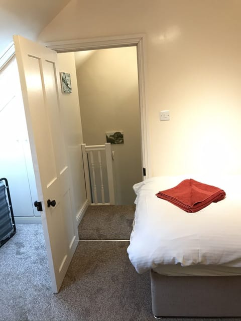 Bedroom 1 to landing