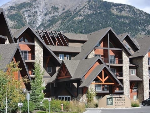 GrandeRockies Resort
