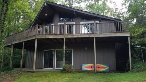 Lake side with full-width deck