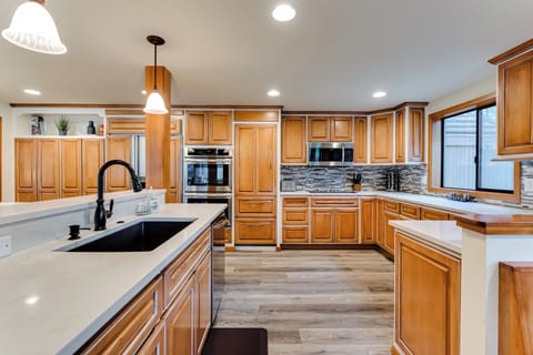 New Kitchen Counters/Flooring Nov 2022