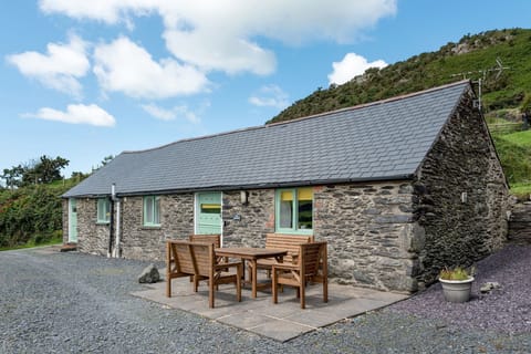 Welcome to The Cowshed at Geufron Farm