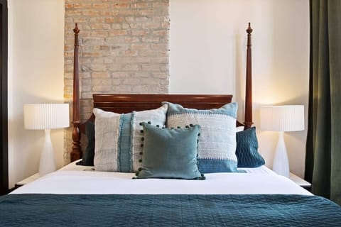 Bedroom 4 | 1 King Bed | Ensuite Full Bathroom | Single-Level Unit