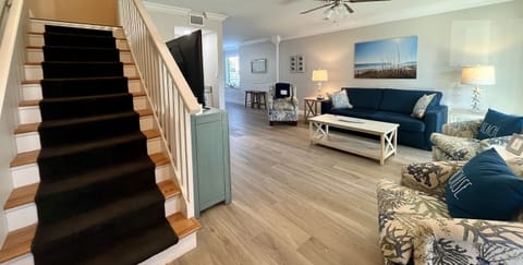 Welcome to Gulf Winds East #43