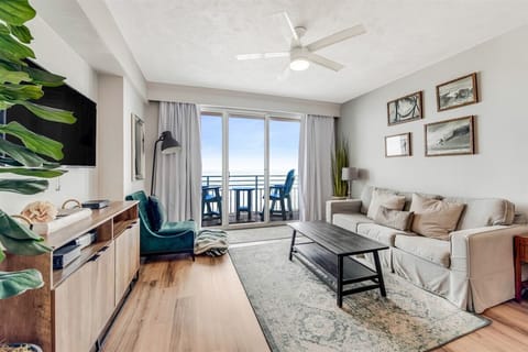 Updated modern direct ocean front luxury