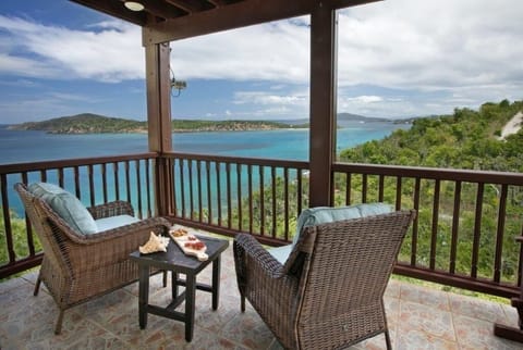 Balconies all around 