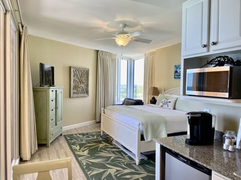 Gulf front efficiency suite