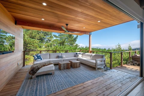 Indoor/outdoor living with views of SF