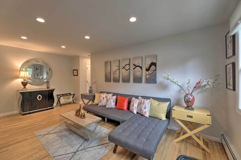 Yonkers Vacation Rental | 1BR | 1BA | 800 Sq Ft | Steps Required to Enter
