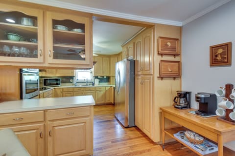 Kitchen | Coffee Maker | Toaster | Spices